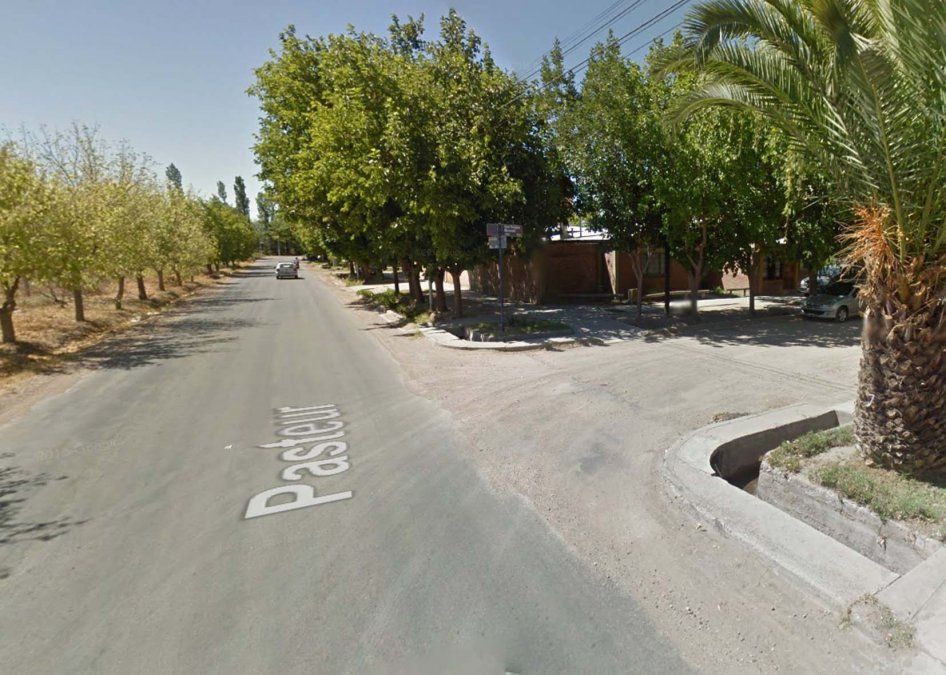 En un clásico arrebato le robaron la cartera con dinero a una mujer