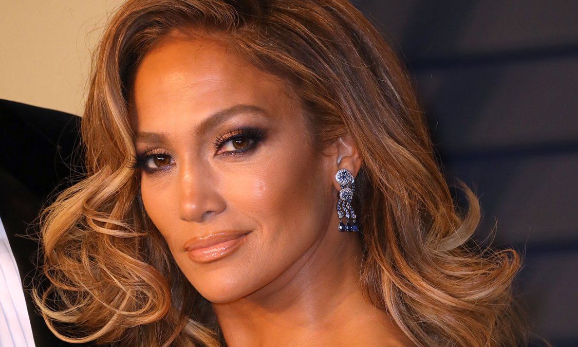 Acusan a Jennifer Lopez de tener toneladas de botox.