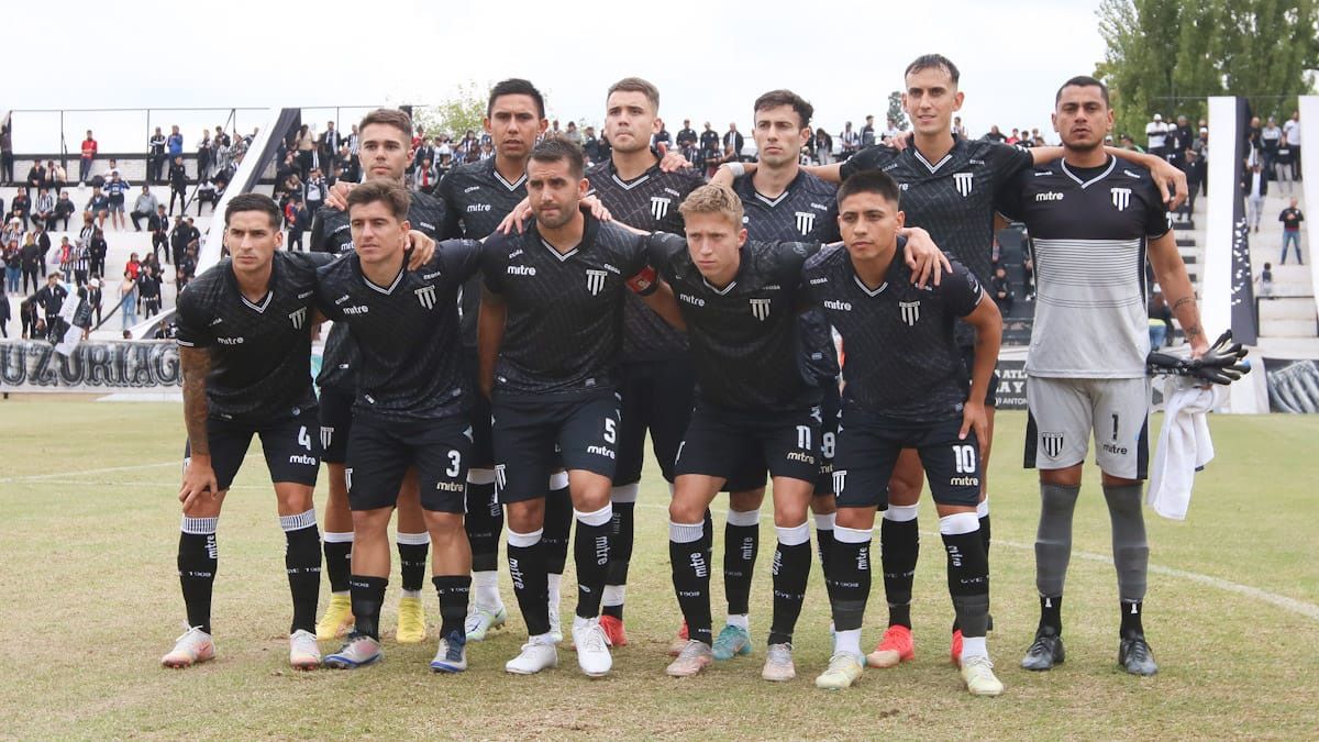 Gimnasia y Esgrima se prepara para jugar ante San Martín de Tucumán en el Víctor Legrotaglie.
