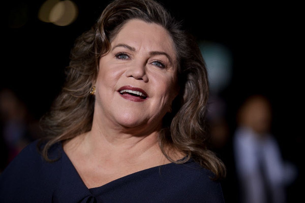 Kathleen Turner en la actualidad. Kathleen Turner en la actualidad.
