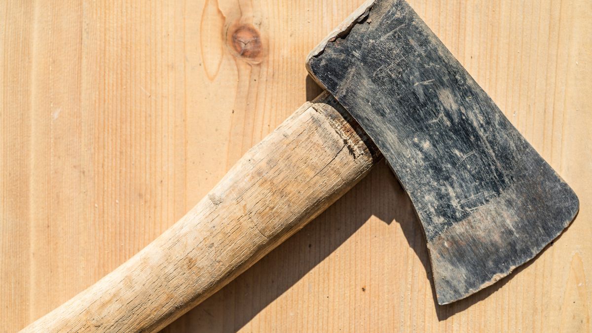 La víctima fue atacada con un hacha, según el parte policial. Imagen ilustrativa.