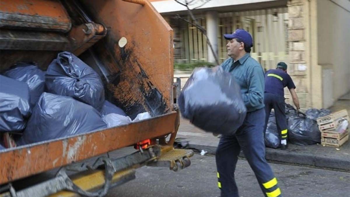 Ayer me clavé esta jeringa: el duro mensaje de un recolector de basura