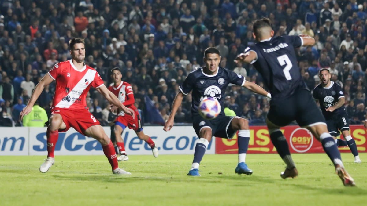 Imanol González, el buen defensor que tiene el Deportivo Maipú.