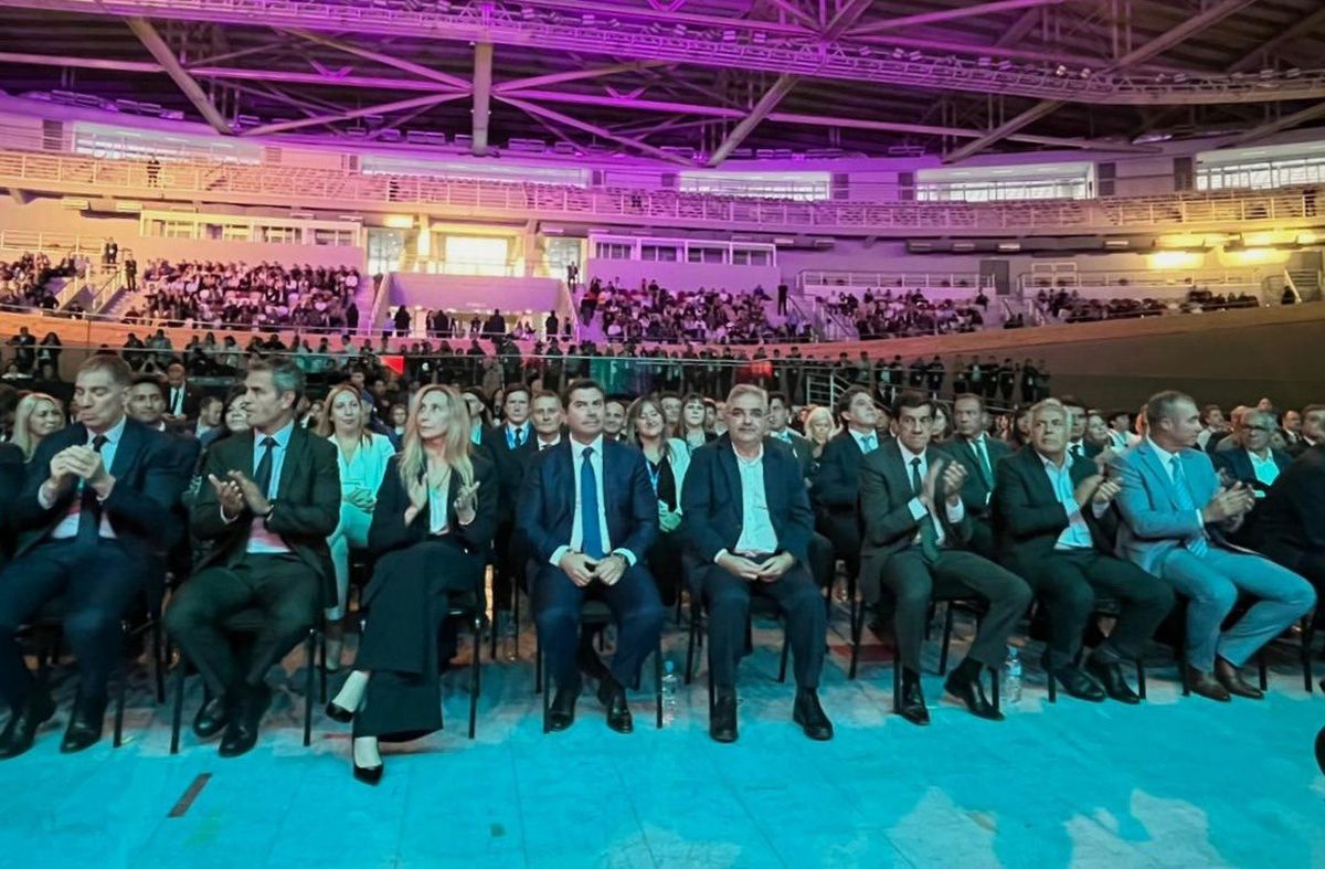 Autoridades: Diego Santilli, Martín Menem, Karina Milei, Marcelo Orrego, Raúl Jalil, Carlos Sadir y Alfredo Cornejo. Autoridades: Diego Santilli, Martín Menem, Karina Milei, Marcelo Orrego, Raúl Jalil, Carlos Sadir y Alfredo Cornejo.