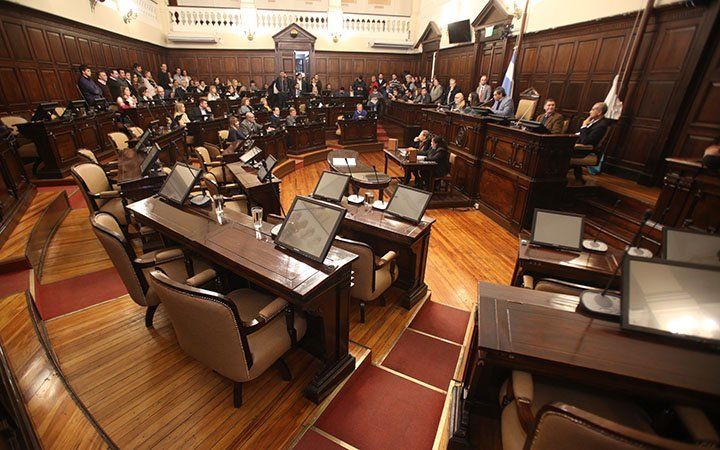 Quieren castigar con días de arresto a todo político que mienta en campaña