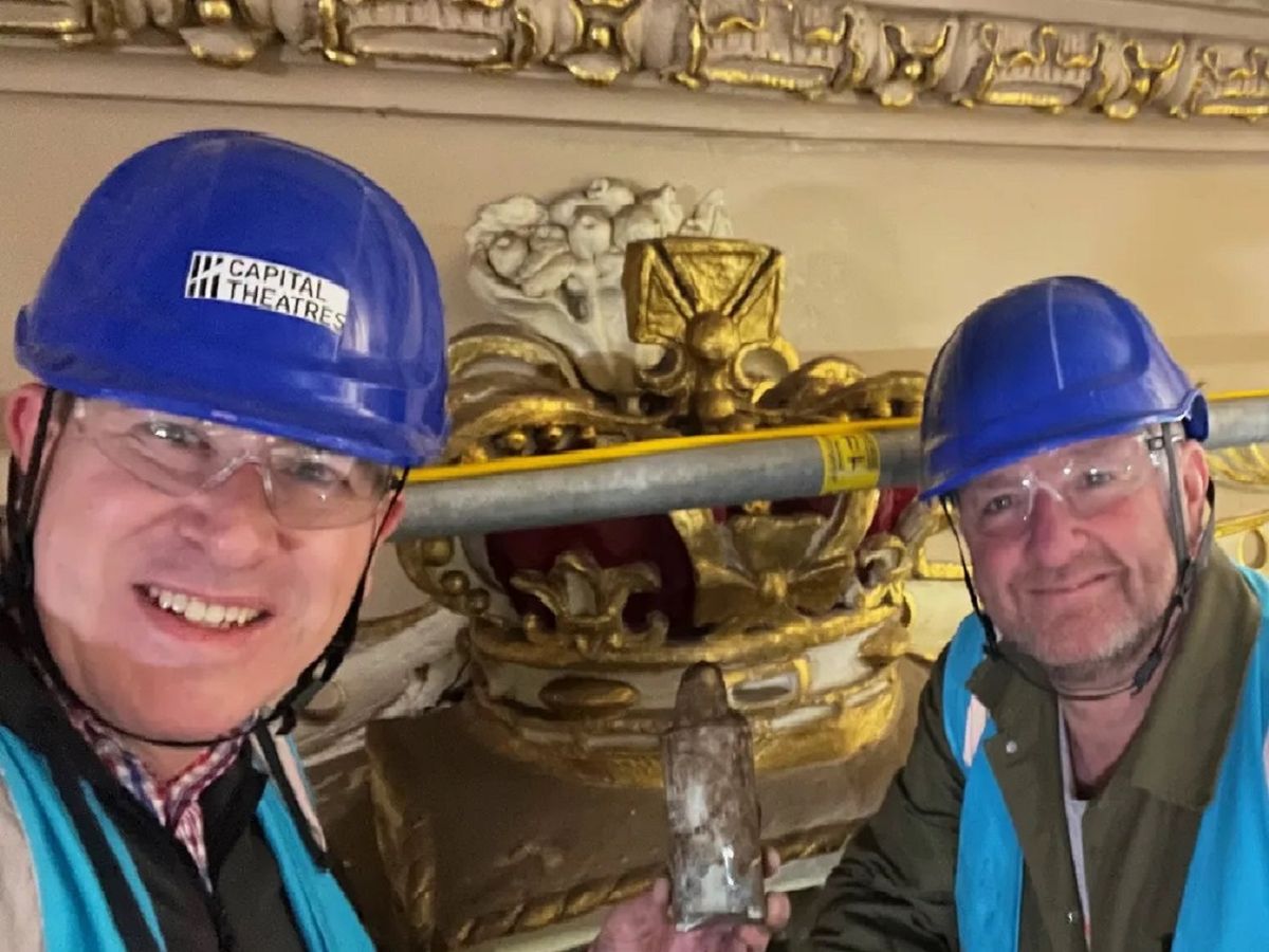 Un trabajador hizo un descubrimiento increíble en un teatro histórico.