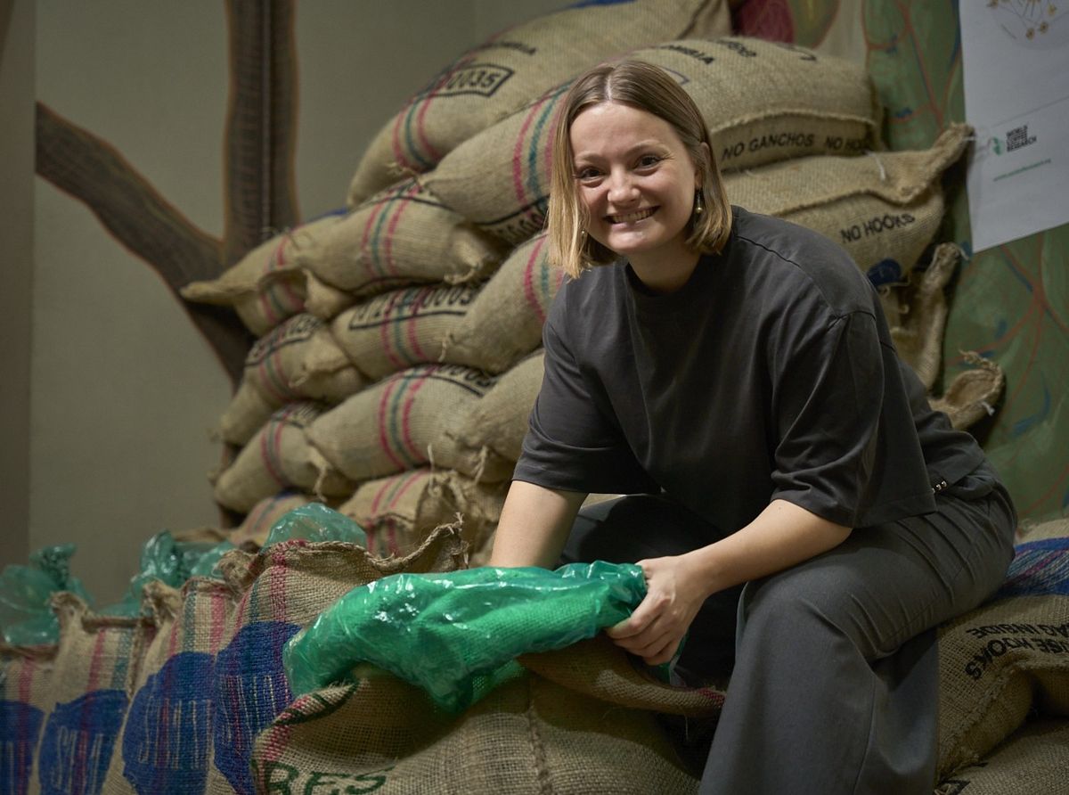 Hace apenas cinco años que Toti Grau descubrió el verdadero café y no dudó en emprender montando un tostadero. Hace apenas cinco años que Toti Grau descubrió el verdadero café y no dudó en emprender montando un tostadero.