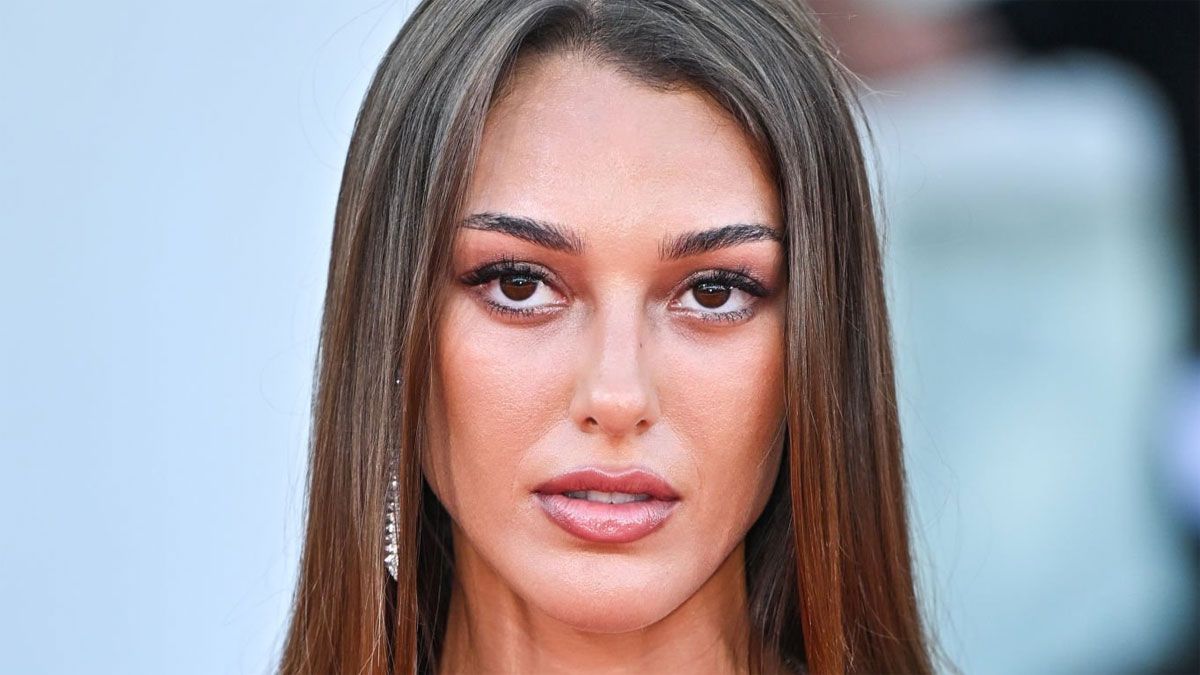 La actriz Dilan Çiçek Deniz arrasa con su papel de Leyla en esta recomendada película de Netflix.