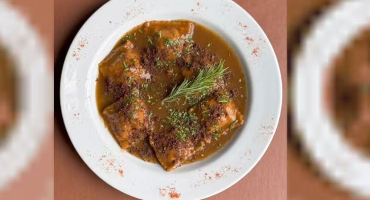 Pastas con sabor intenso: dónde comer y cuánto cuestan los ravioles de asado y vacío al asador