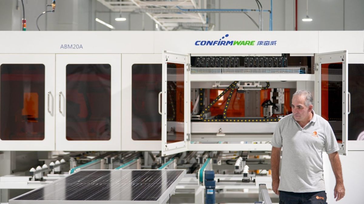 La primera fábrica de paneles solares de Argentina (Foto: Matías Avramow)