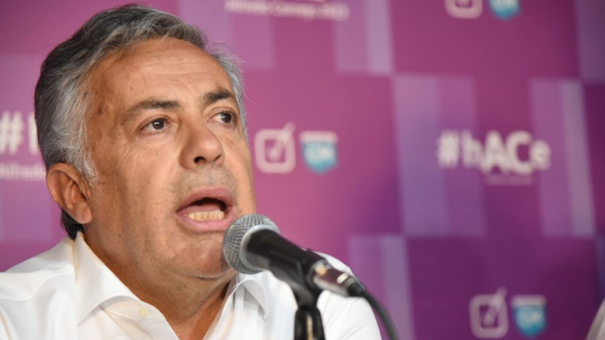 Alfredo Cornejo dio una conferencia de prensa este miércoles en el hotel Aconcagua, de Ciudad.