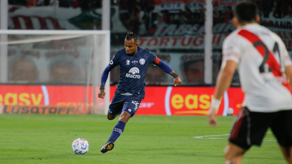 Sebasti&aacute;n Villa fue el autor del penal decisivo de Independiente Rivadavia ante River.