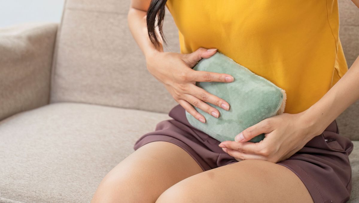 Lo ideal es colocar hierbas o yuyos desinflamatorios como la manzanilla. Lo ideal es colocar hierbas o yuyos desinflamatorios como la manzanilla.