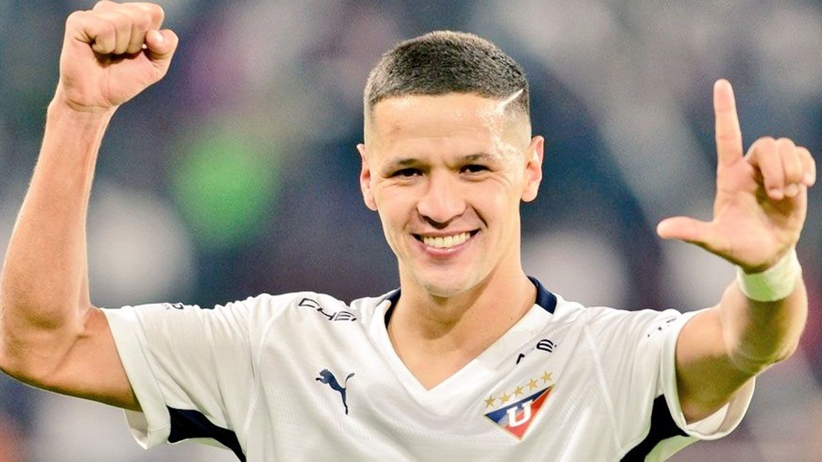Alex Arce está cerca de volver a Independiente Rivadavia.