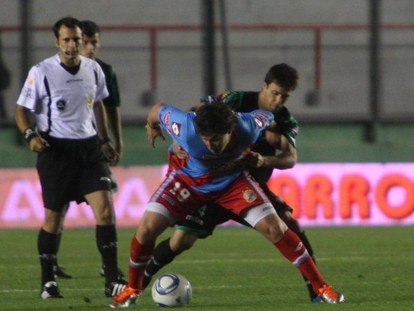 Arsenal busca una victoria que lo deposite en la punta