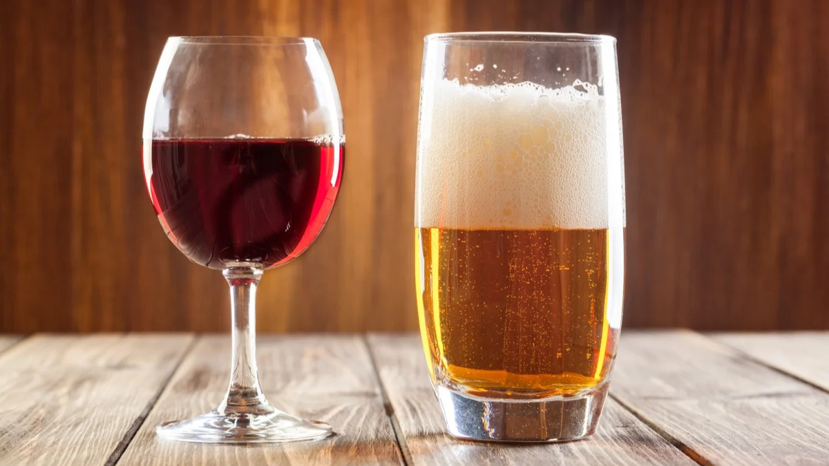 Multas en Navidad: cuánta cerveza o vino puedo tomar sin que salga positivo el test de alcohol