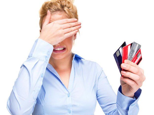 Tarjetas de crédito: fuerte freno en su uso durante el mes de julio