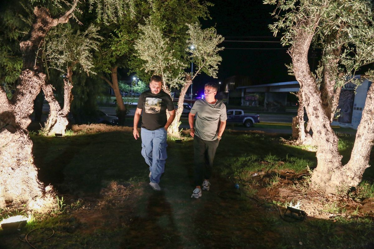 El enólogo Gabriel Guardia junto al intendente Marcos Calvente, cuando inauguraron la Guardería de los Olivos en Guaymallén. El enólogo Gabriel Guardia junto al intendente Marcos Calvente, cuando inauguraron la Guardería de los Olivos en Guaymallén.