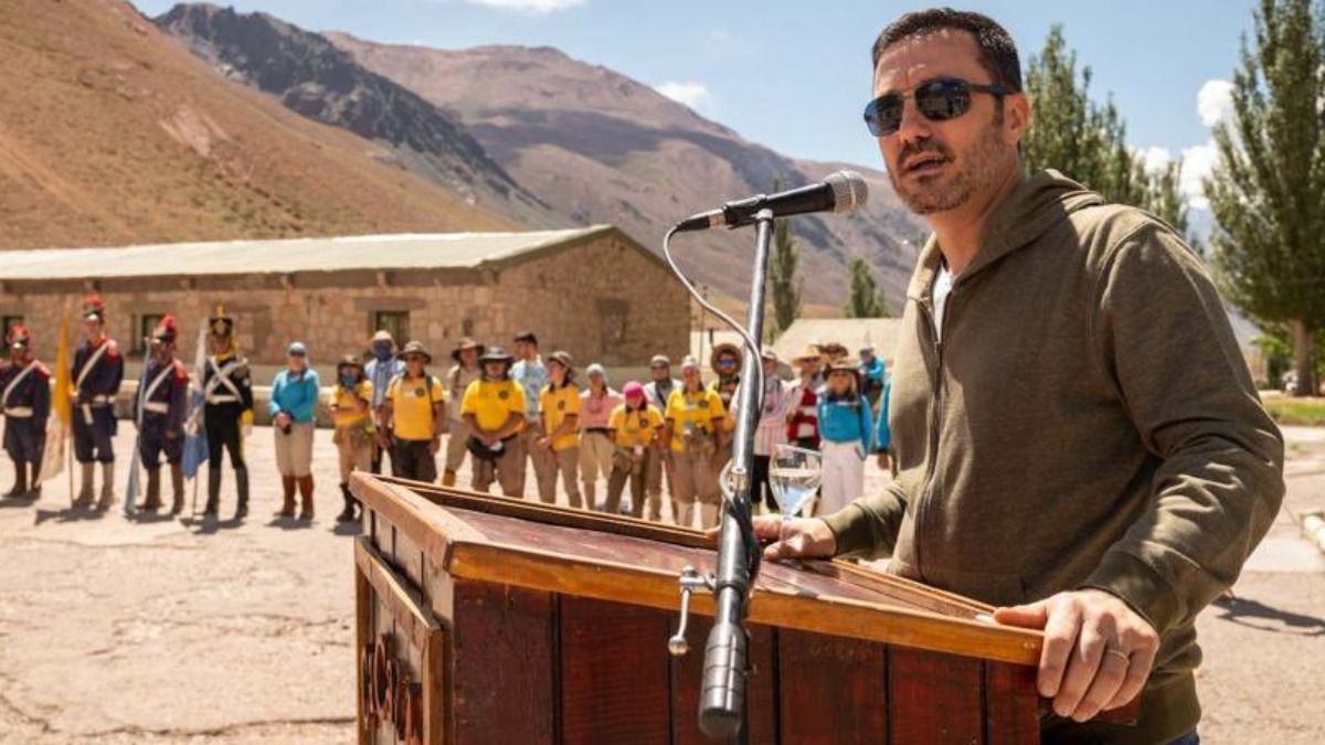 Luis Petri durante su última visita oficial a la provincia de Mendoza.