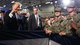 El caprichito de Trump: quiso correr un barco que lleva el nombre de McCain