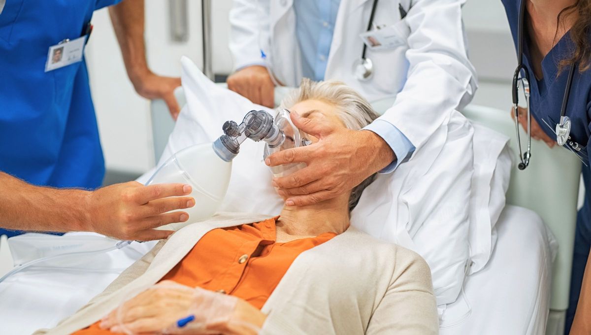 Emergencia requiere rapidez en la atención, ya que la vida de la persona corre peligro Emergencia requiere rapidez en la atención, ya que la vida de la persona corre peligro