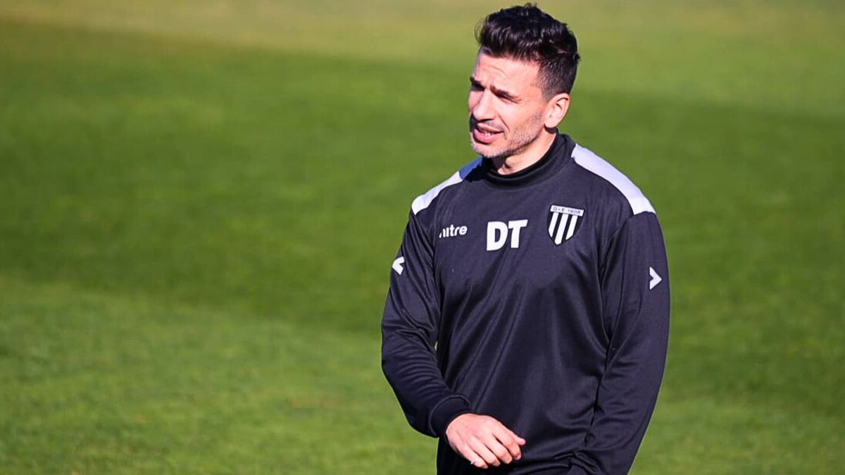 Ariel Broggi mantiene dos dudas en el once titular.