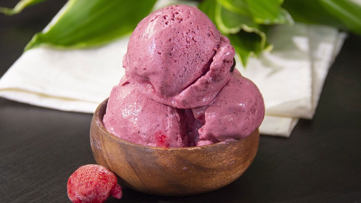 Elaborá en casa esta deliciosa receta de helado de frutos rojos.