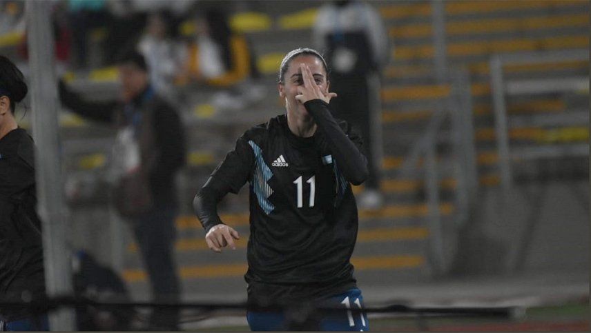 Con un hat-trick de Larroquette, Argentina goleó a Perú