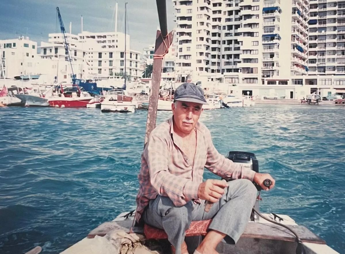 Pasaron los años, pero el hombre centenario sigue vigente.