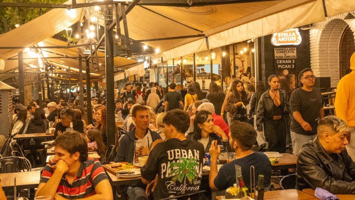 Los negocios gastronómicos estuvieron a full durante todo el festejo. Los negocios gastronómicos estuvieron a full durante todo el festejo.