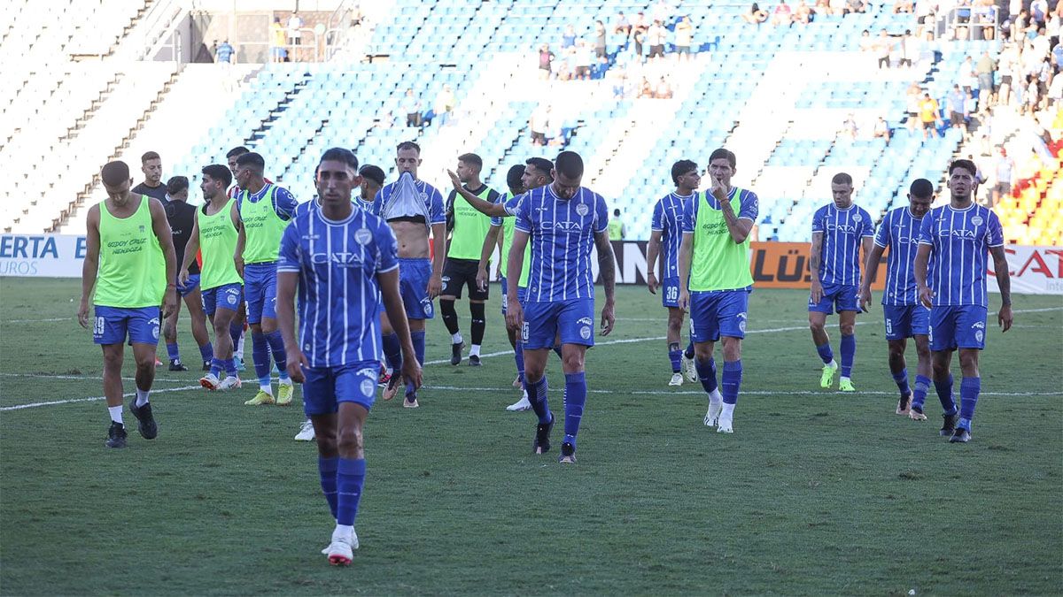Godoy Cruz, que puso un equipo alternativo, cayó ante Estudiantes.