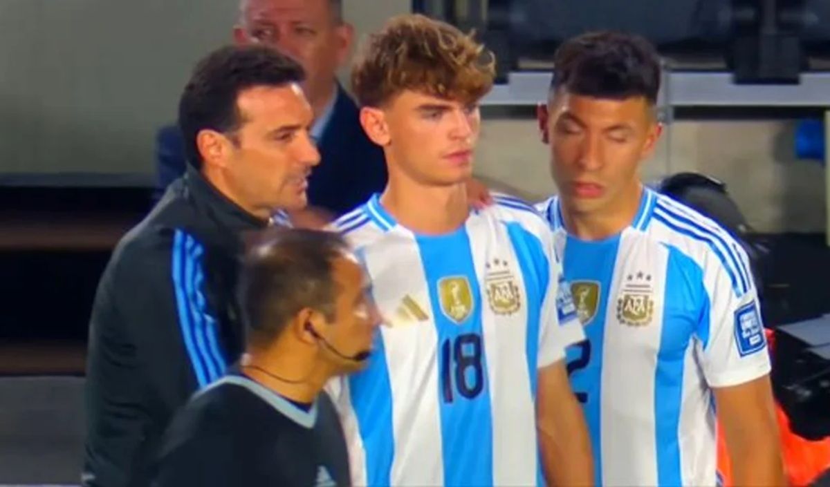 El momento en el que el mediocampista ingresó al campo.