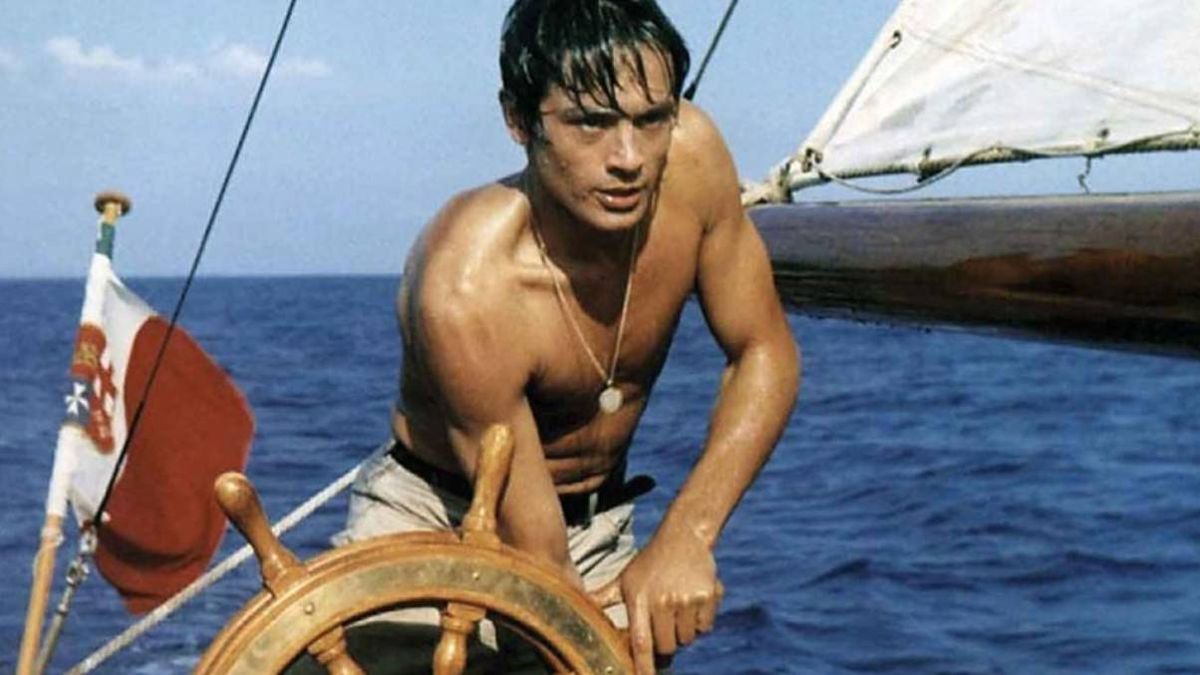 Jude Law es uno de los protagonistas de la película El talento de Mr.Ripley basada en el libro. 