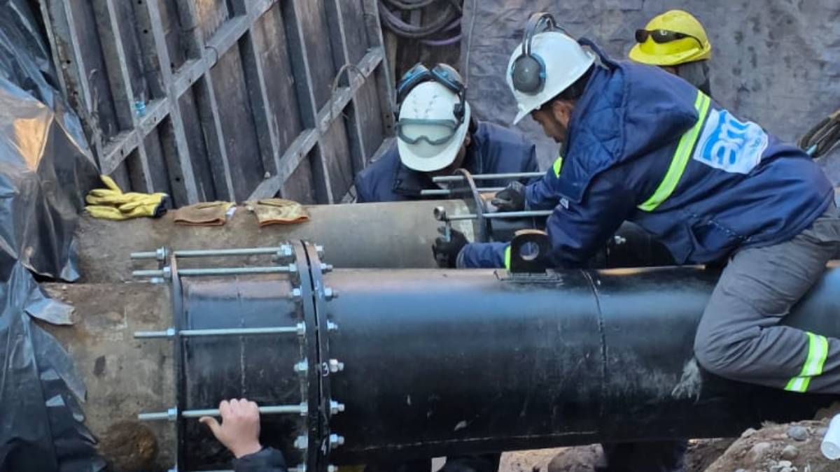 AYSAM logró instalar con éxito un caudalímetro para mejorar la provisión de agua potable.