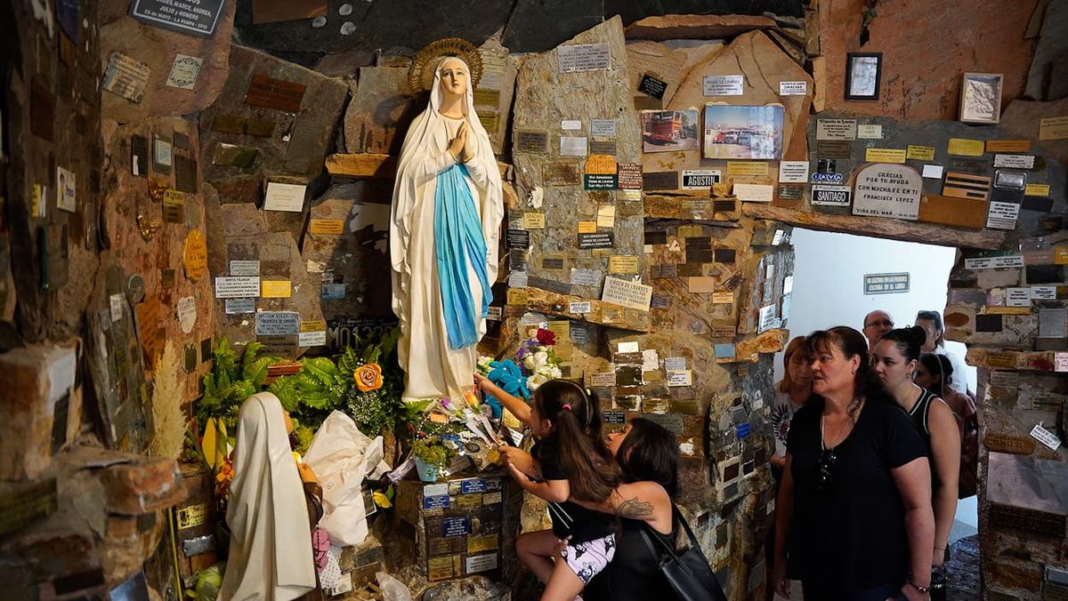 Las reliquias de la santa que vio a la Virgen de Lourdes llegaron a Mendoza y estarán hasta el domingo