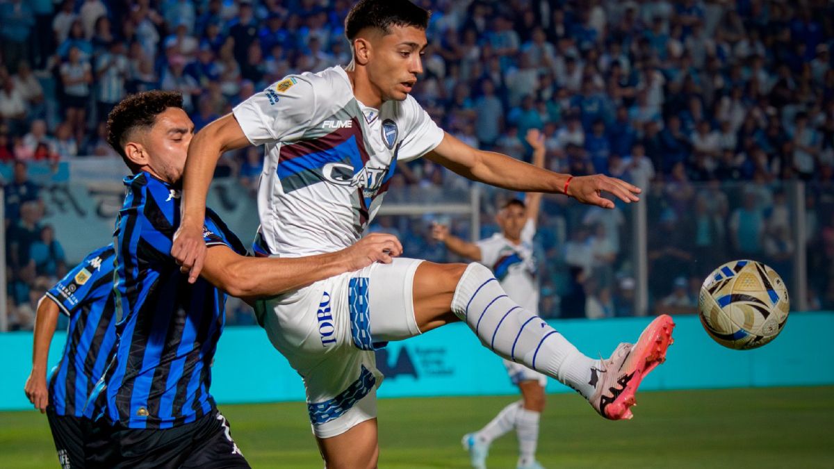 Godoy Cruz perdió 2 a 1 con Atlético Tucumán, quedó último, y dependerá de un milagro para salvar la categoría
