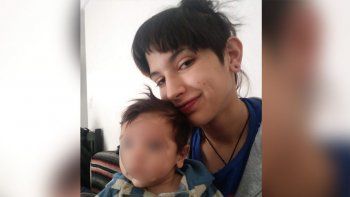 Desesperada búsqueda de una joven madre que salió de un 