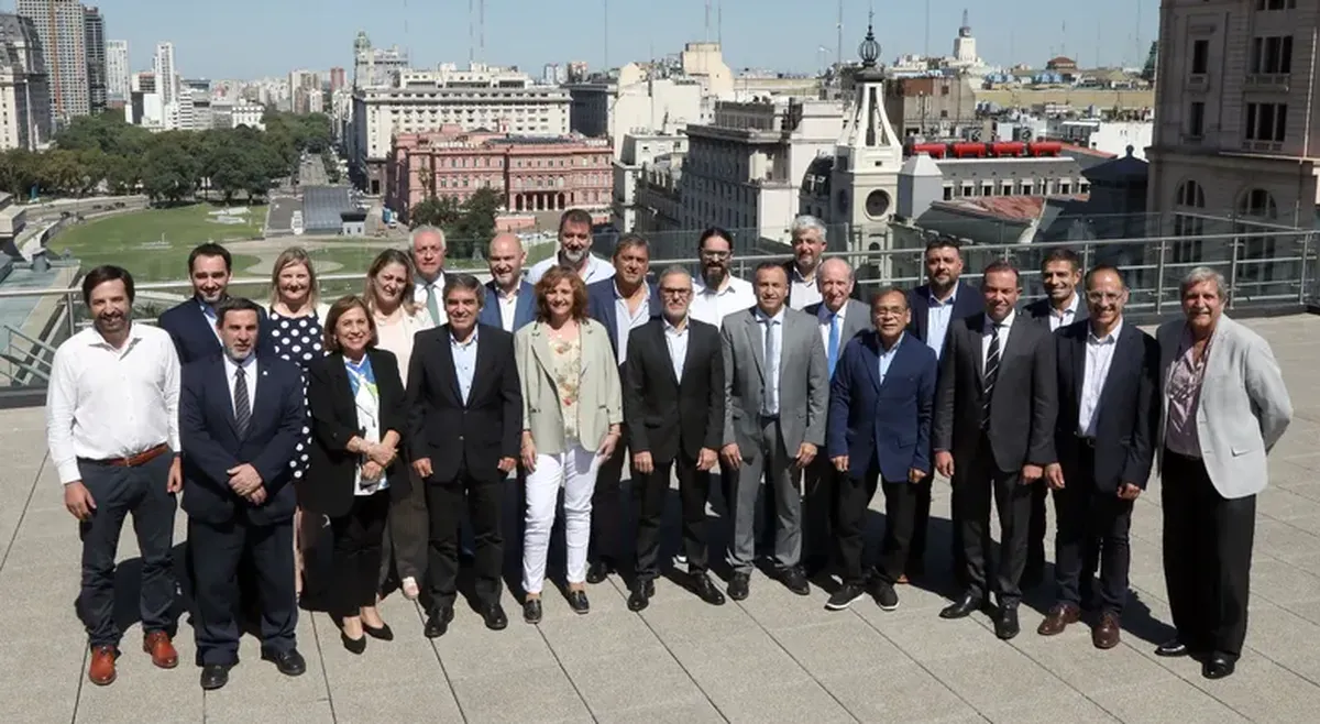 Los ministros de Salud de todo el país se reunieron el lunes. Los ministros de Salud de todo el país se reunieron el lunes.