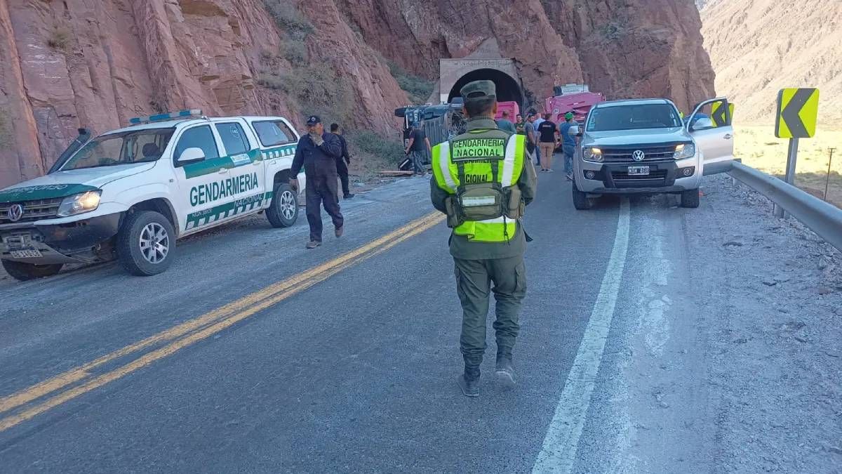 Mendoza firmó un convenio con Nación para colaborar con servicios y controles en la Ruta 7.