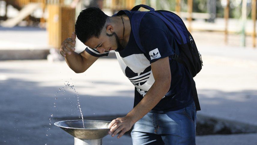 Este jueves la máxima llegaría a 39 grados y hacia la tarde podrían registrarse ráfagas de viento Zonda. Este jueves la máxima llegaría a 39 grados y hacia la tarde podrían registrarse ráfagas de viento Zonda.