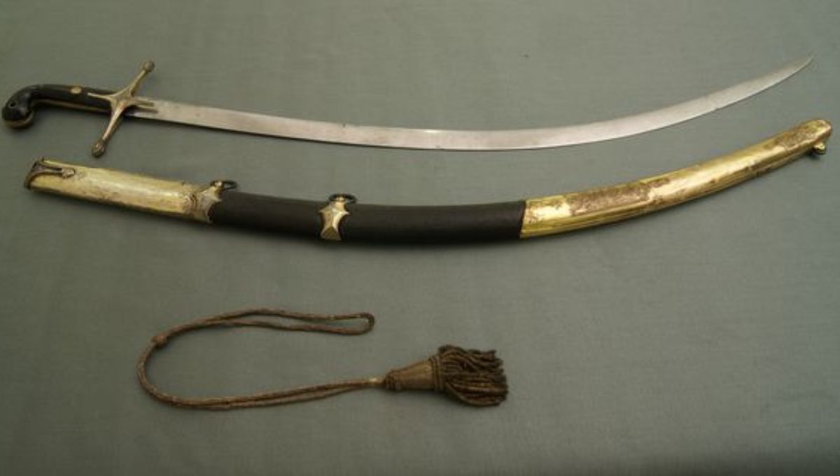 Por voluntad de los herederos, la familia de Juan Manuel de Rosas, el sable fue donado al Museo Nacional. Por voluntad de los herederos, la familia de Juan Manuel de Rosas, el sable fue donado al Museo Nacional.