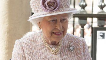 La eterna Isabel II va por el récord