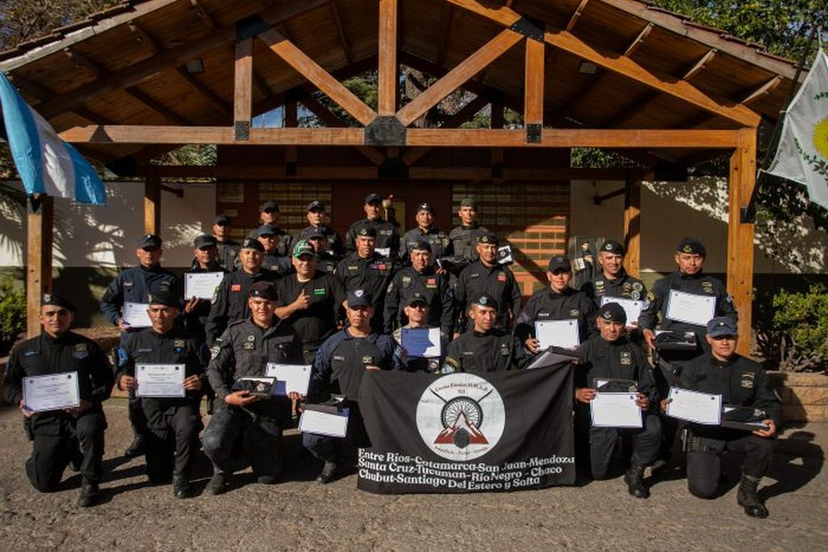 Motoristas de todo el país exhiben el certificado obtenido en Mendoza. Motoristas de todo el país exhiben el certificado obtenido en Mendoza.