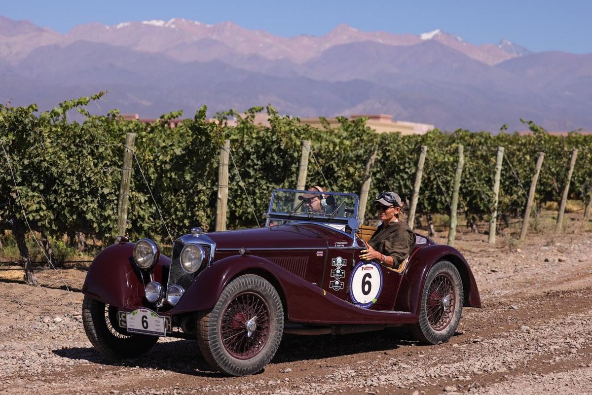 Juan Tonconogy y Bárbara Ruffini en el Riley de 1936.