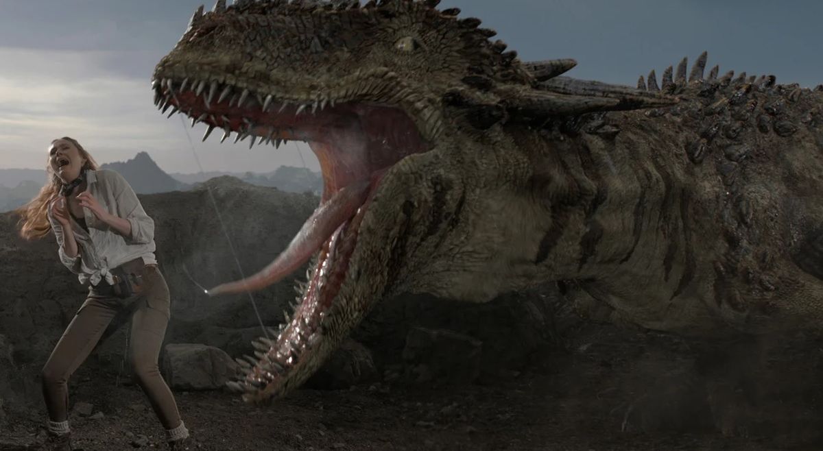 Karen Gillan interpreta a Carol Cobb en La burbuja de Netflix.