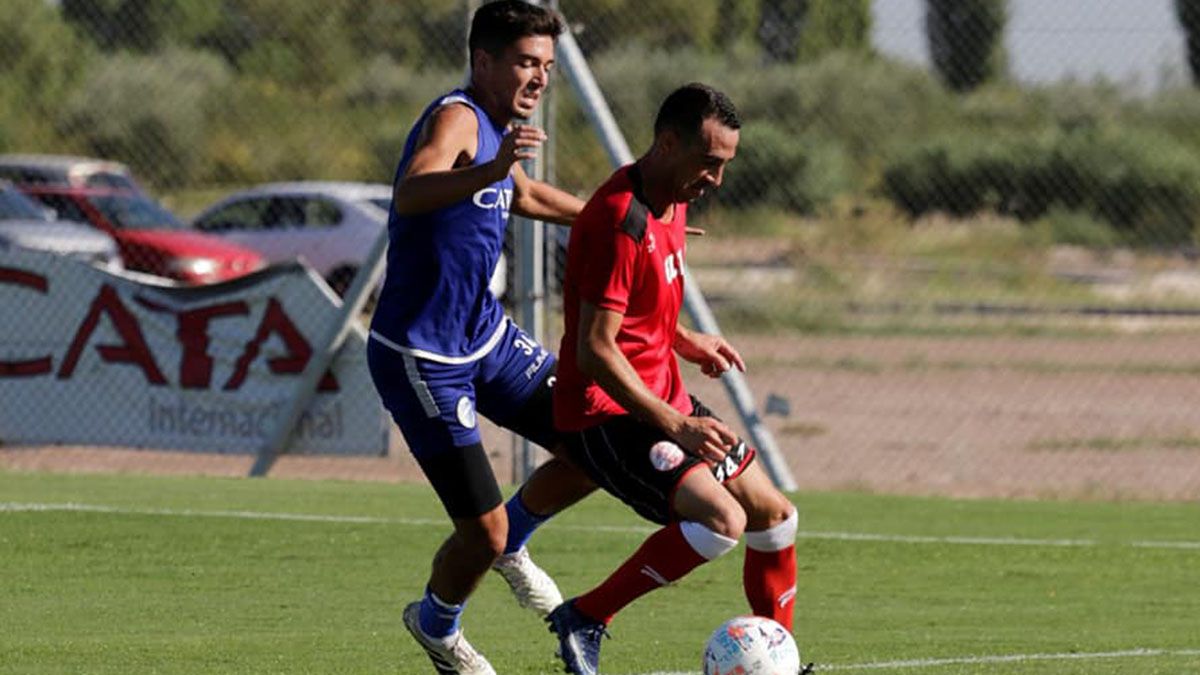 El defensor Adolfo Tallura, el gran referente de Huracán Las Heras.