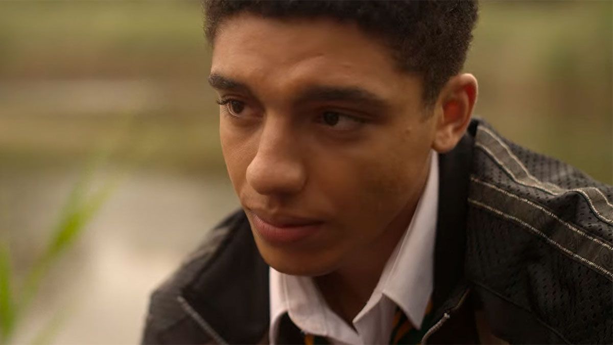 Nathan (Jay Lycurgo), de dieciséis años, es el hijo ilegítimo de la bruja más temida del mundo.