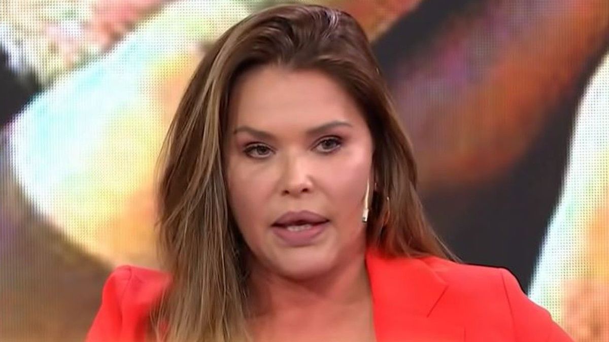 Nazarena Vélez suspendió su función y le dijeron de todo.