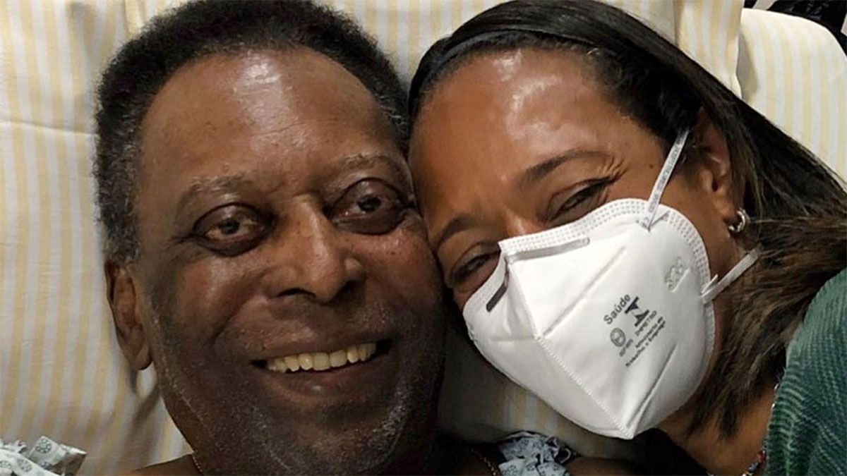 Pelé sigue grave.