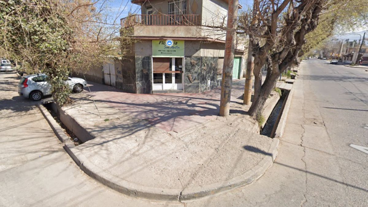 La esquina donde ocurrió el crimen en Las Heras. Foto: Google Street View.